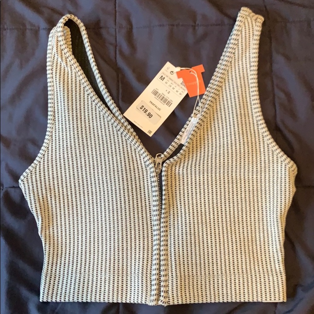 Zara black and white zip cropped tank sz M
